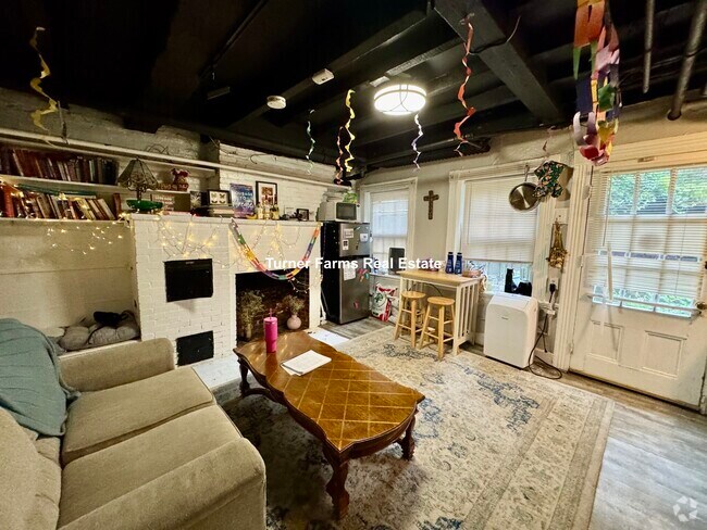 Building Photo - 5 Champney Pl Unit 1 Rental
