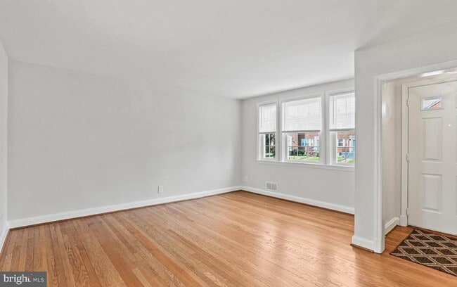 Building Photo - 403 Stratford Rd