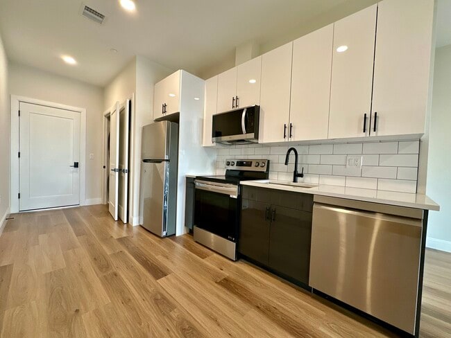 Building Photo - 63 Belgrade Ave Unit 103