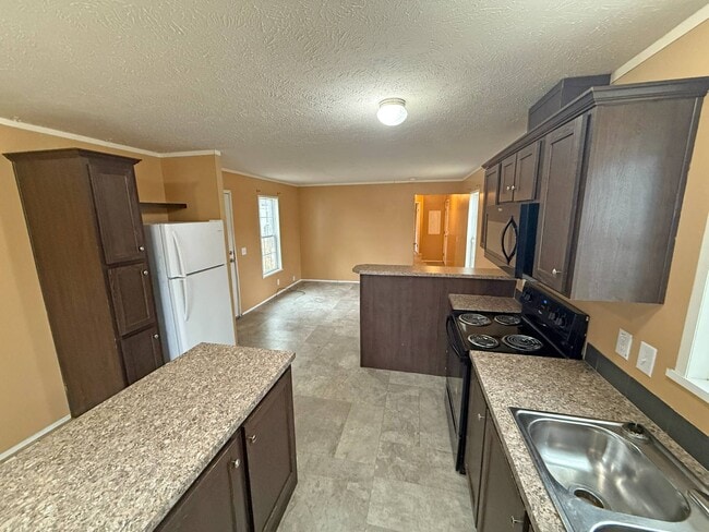 Photo - 2501 N Apperson Way