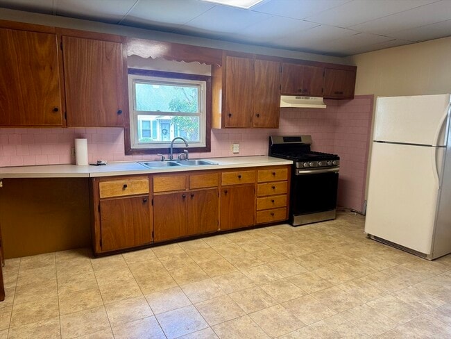 Photo - 148 Maxfield St Unit 1W