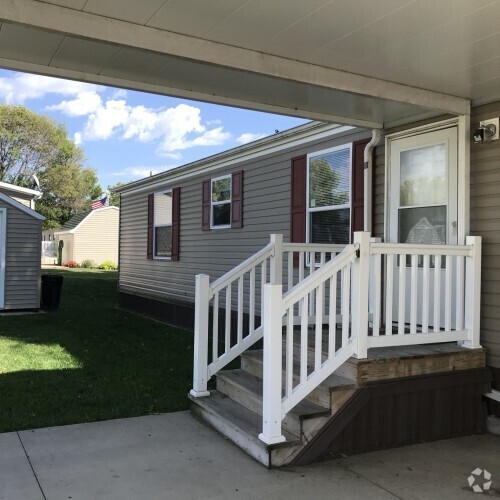 Building Photo - Newly remodeled 2 bed home, perfect for en...