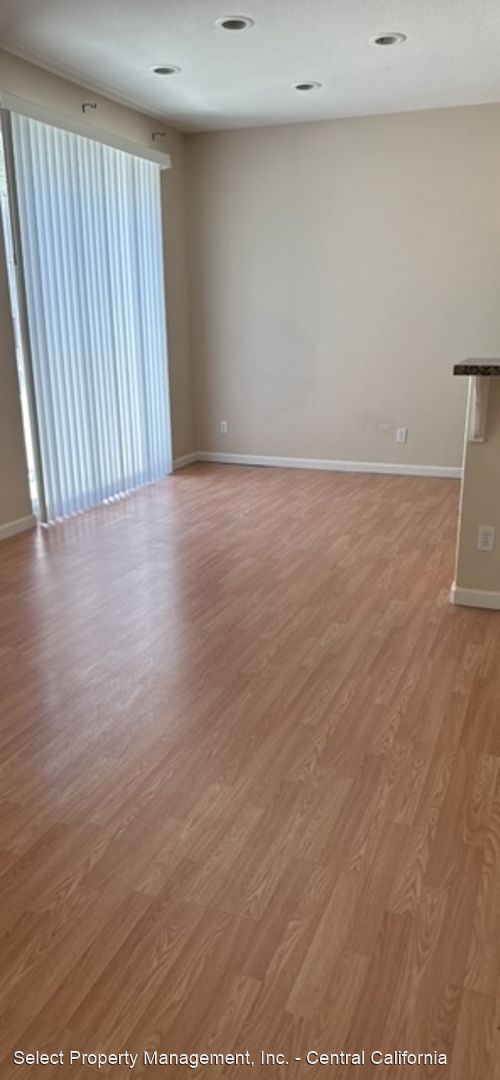 Photo - 3 br, 2.5 bath House - 220 Bridle Point Cir