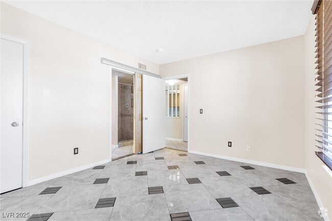 Building Photo - 3823 S Maryland Pkwy Unit N11 Rental
