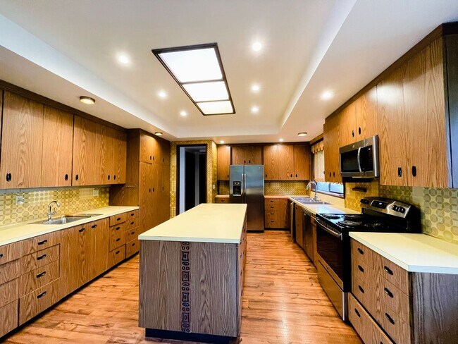 Building Photo - Kimberly Park Subdivision in Newport Hills