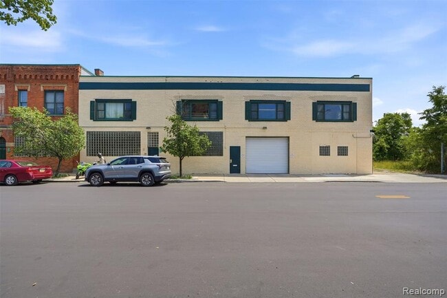 Building Photo - 436 E Milwaukee Ave