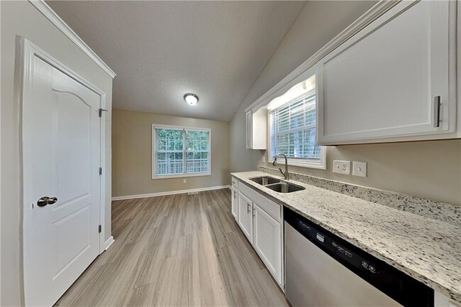 Photo - 132 Hickory View Ln