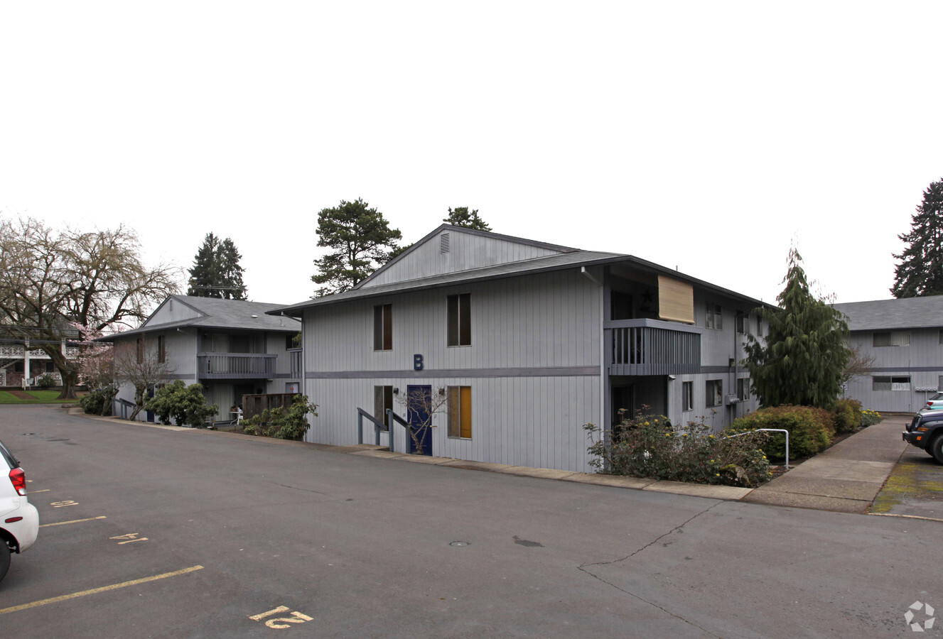 Four Oaks Apartments - Four Oaks Apartments