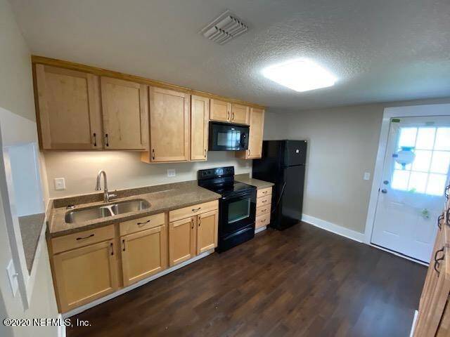 Photo - 2634 Gifford Ave