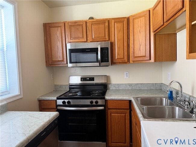 114 S Addison St Unit Upper