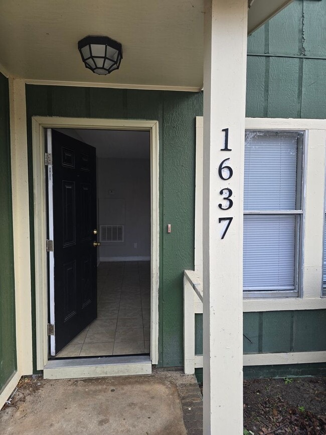 Photo - 1637 North Ave