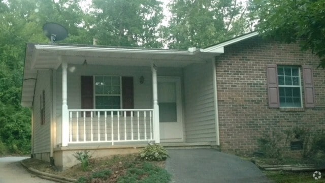 Building Photo - Peace & Quiet Rental