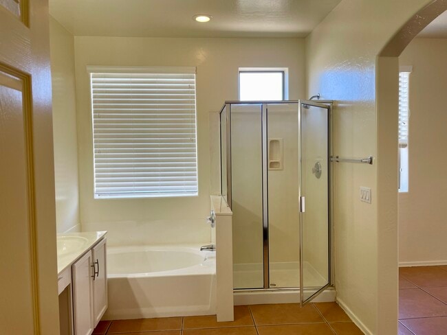 Photo - 1048 E Susan Ln