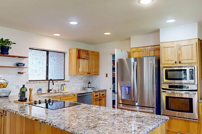 Photo - 1990 Camino Redondo