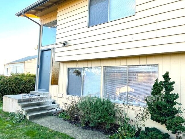Building Photo - 1615 Trenton Ave Rental