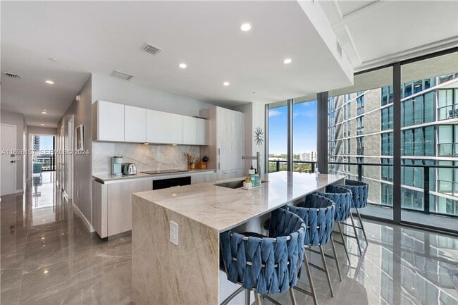 Photo - 480 NE 31st St