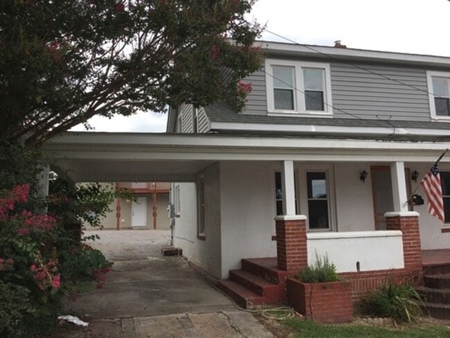 104 Madison St