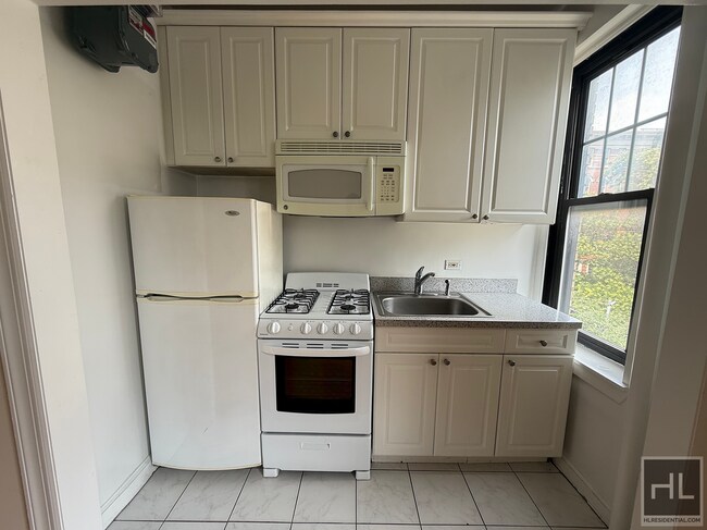 Photo - West 10th Street Unidad 4E