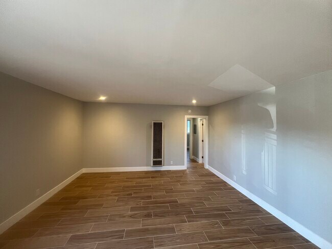 Photo - 14921 Vanowen St Unit 9