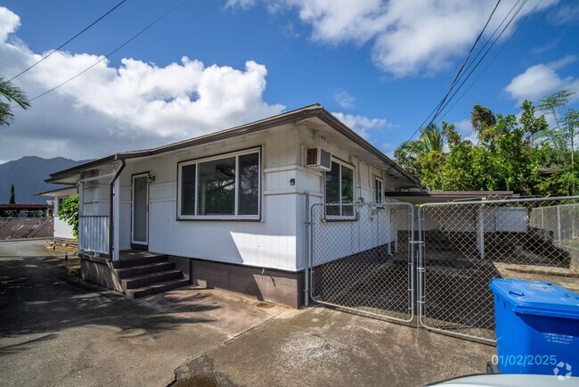 Building Photo - Charming Remodeled Duplex in Kaneohe - 2 B... Rental