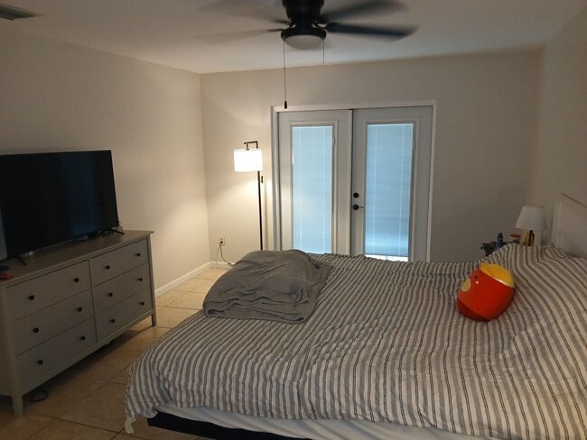 Photo - Beautiful, spacious 3 bedroom, 2 bathroom ...