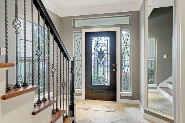 Photo - 2810 Helena St