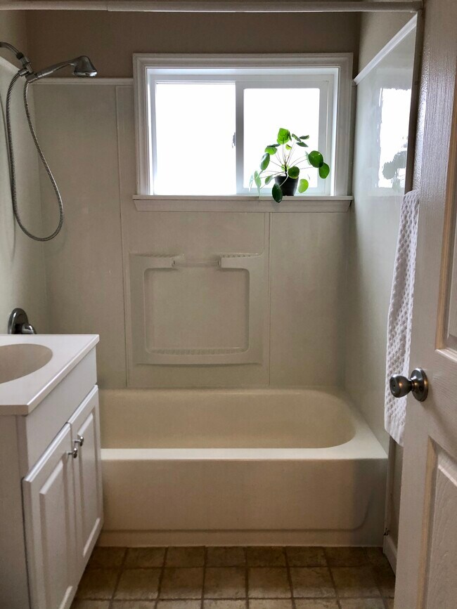 Photo - 1544 Olympic Ave