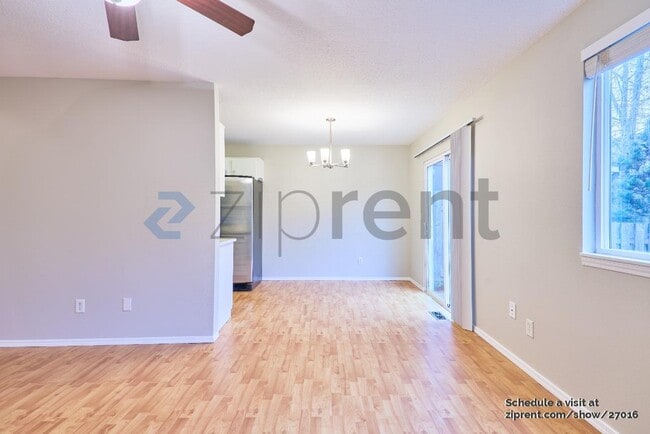 Photo - 43 SW 206th Ave