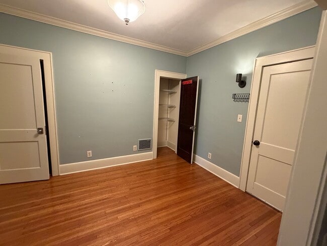 100 Main St Unit Downstairs