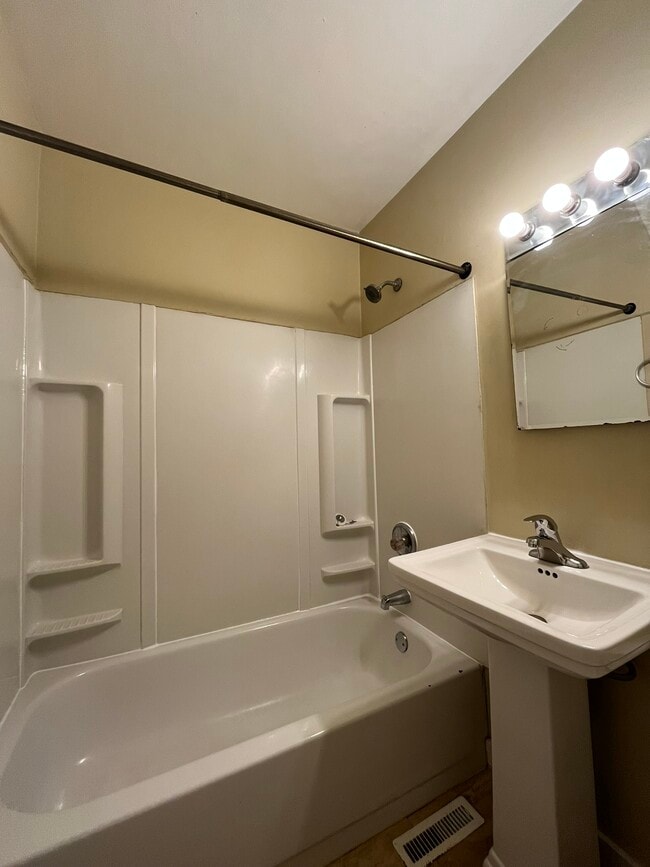 Photo - 2223 E Vollmer Ave