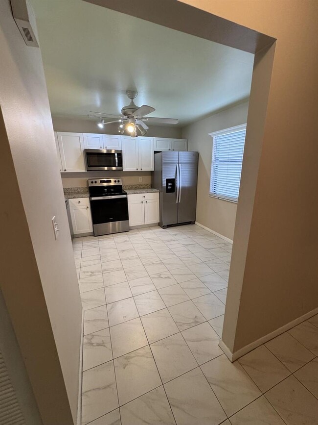 Photo - 1403 Lakeview Dr E Condo Unit 1403