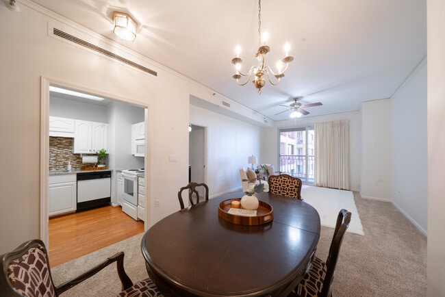 Photo - 1 Towers Park Ln Unidad 413