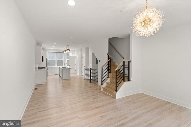 Photo - 1862 Michael Faraday Dr.