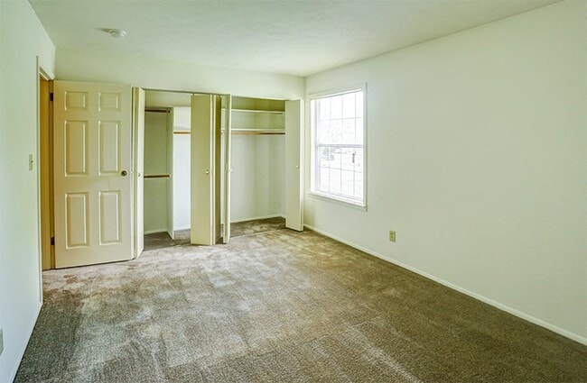 Townhome Master Bedroom at Williamsburg on the Lake