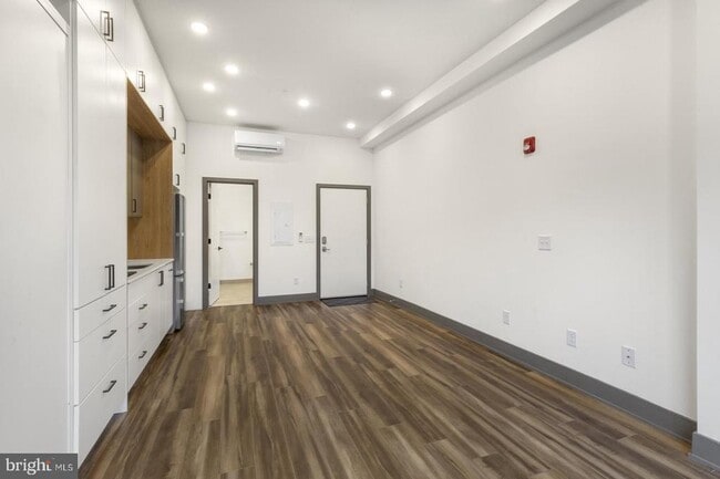 Photo - 1935 E Hazzard St Unidad 201