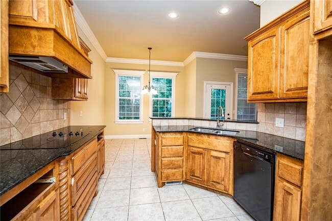 Photo - 605 Tunbridge Dr