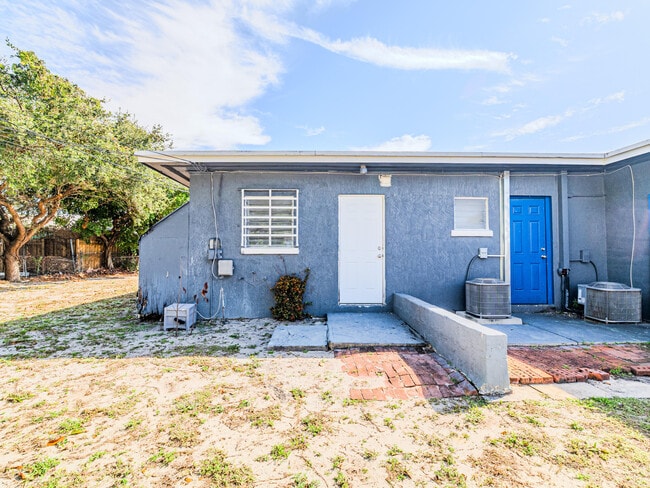 Photo - 112 W 34th St Unit 1