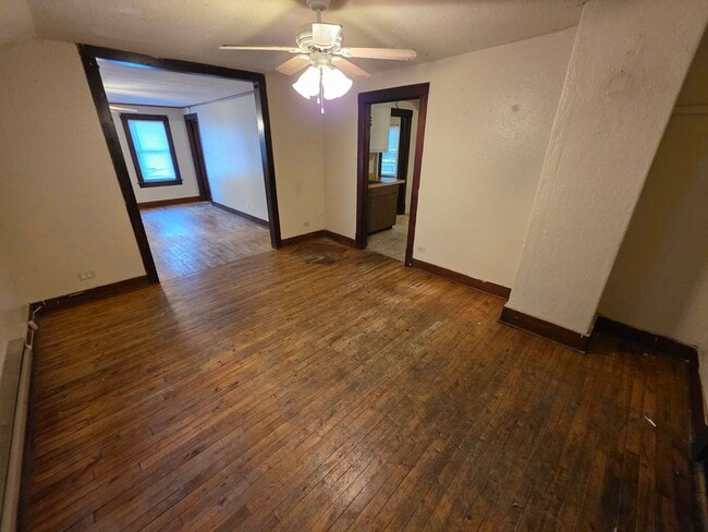 Building Photo - 703 Jones St Unit 703 1/2 Rental