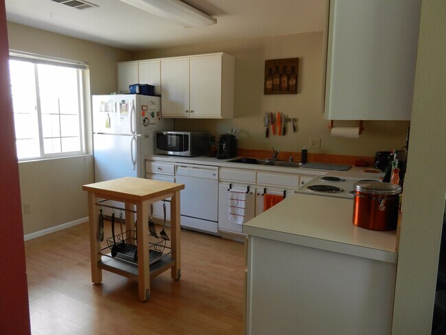 Photo - 2817 Undine St