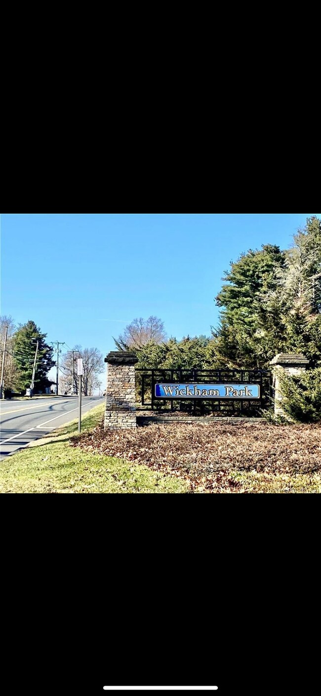 Photo - 1166 Middle Tpke W Unit 1166