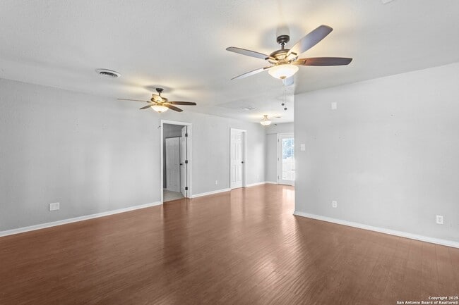 Photo - 107 Sabyan Dr