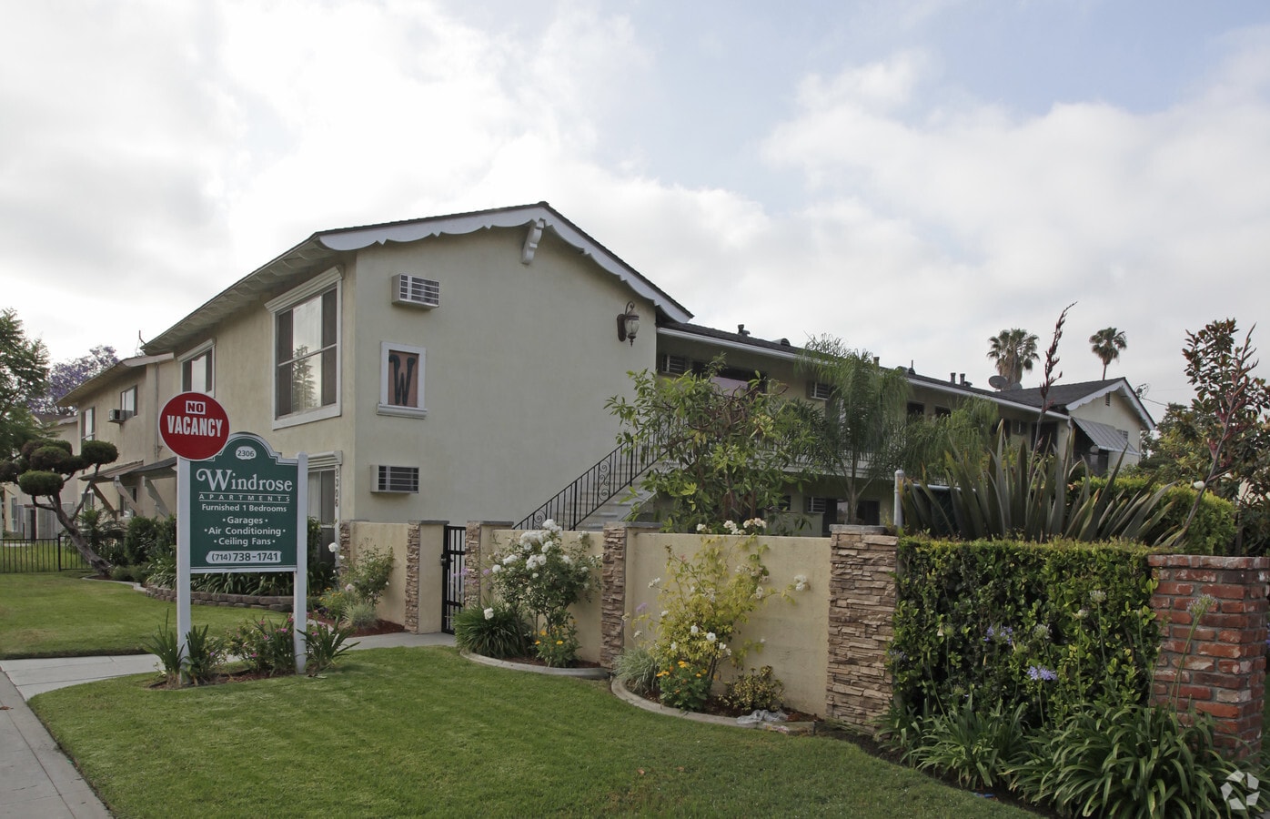 Foto principal - 2306 E Commonwealth Ave