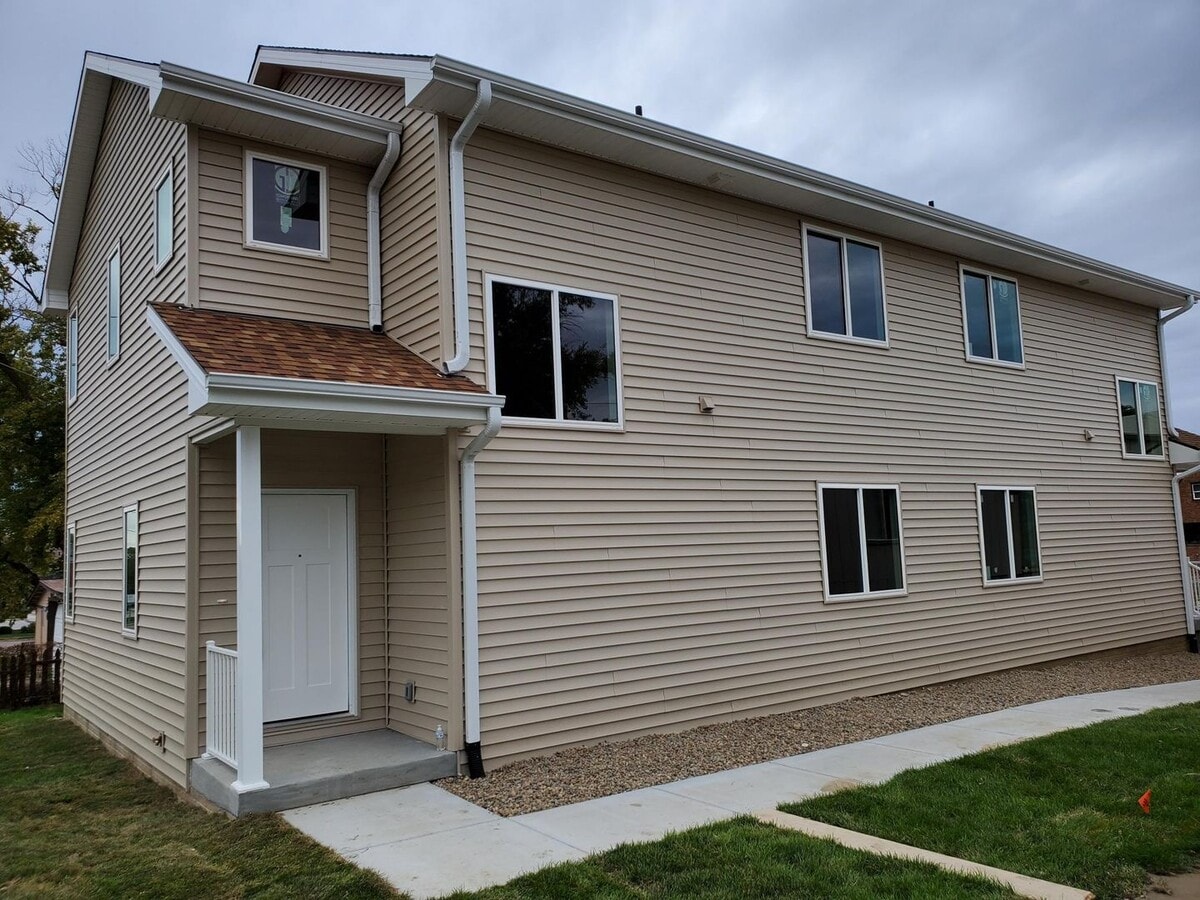 Photo - Spacious Three Bedroom!