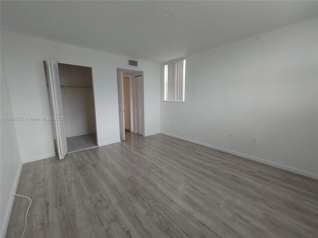 Photo - 1820 SW 81st Ave Unit 3406
