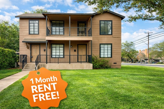 Building Photo - Alamo Heights Townhome Unit 463