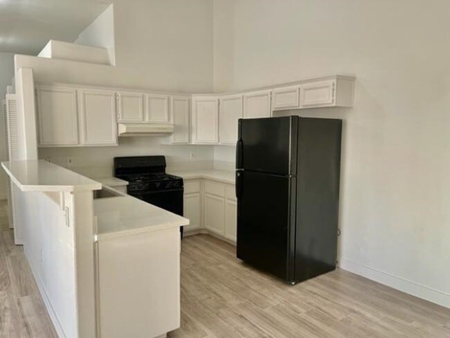 Photo - 2110 Los Feliz St Condo Unit 2084