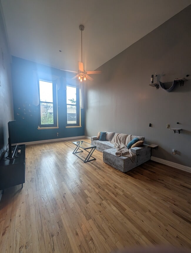 living room - 518 Gregory Ave Unit A320
