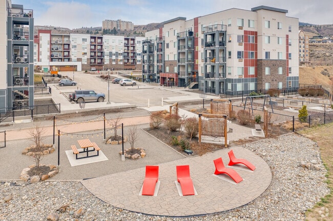 Outdoor Community Space - The View