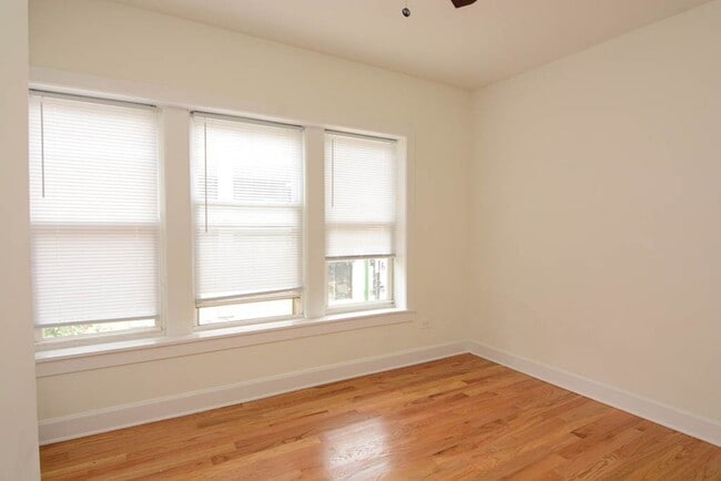 Photo - 4804 N Avers Ave Unit 4804-202
