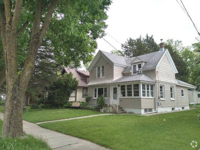 Building Photo - 721 W Olin Ave Rental